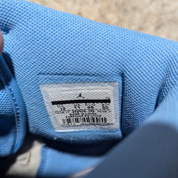 Air Jordan 1 Retro HighWhite/White-University  UNC size 12 - Picture 7 of 7